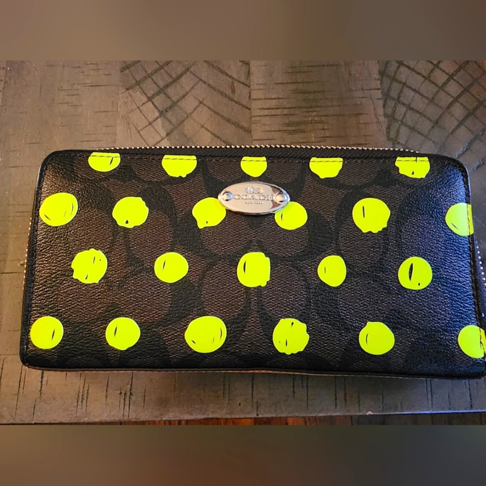 Large Authetic Coach wallet